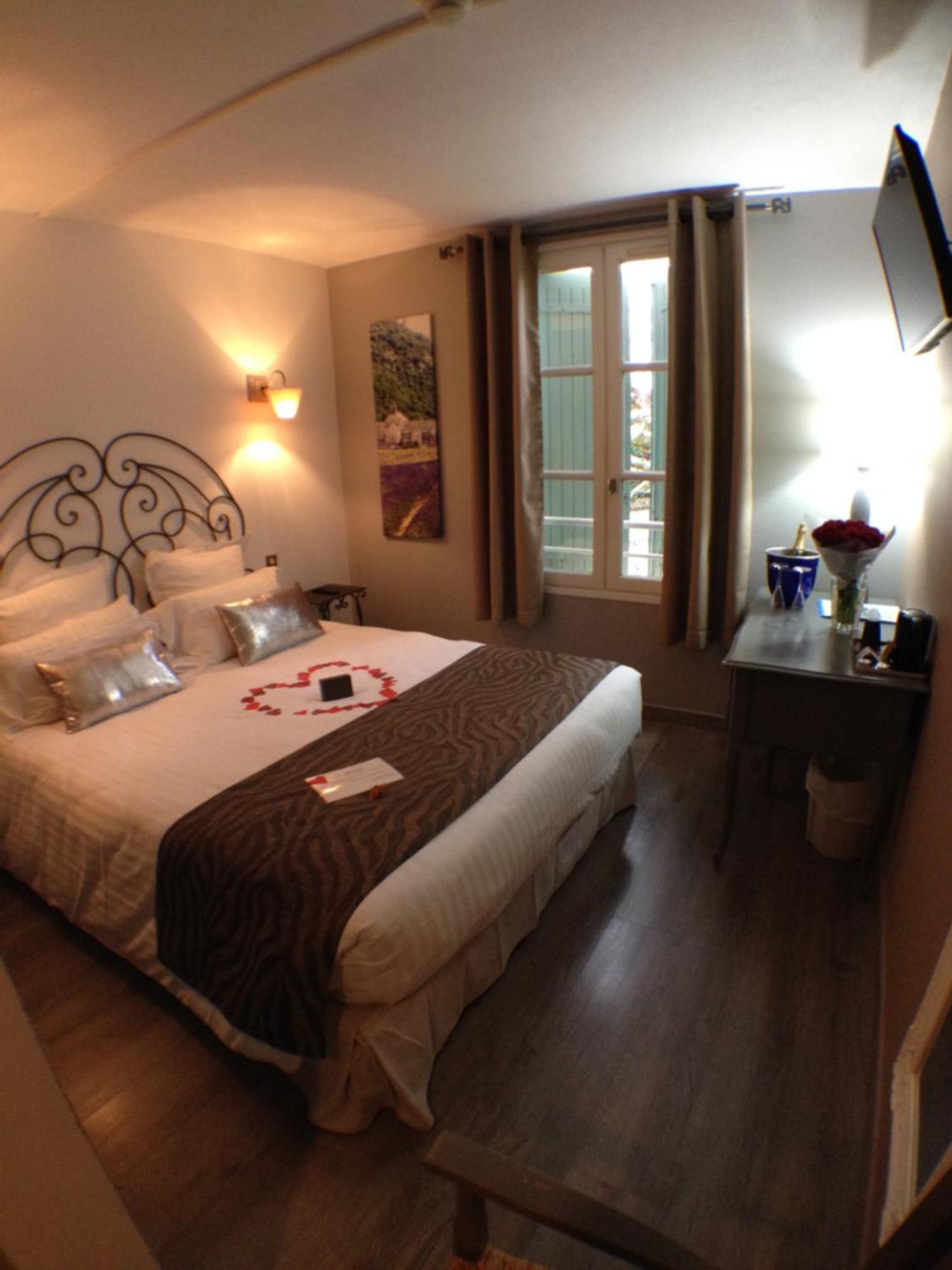Logis La Ferme Avignon