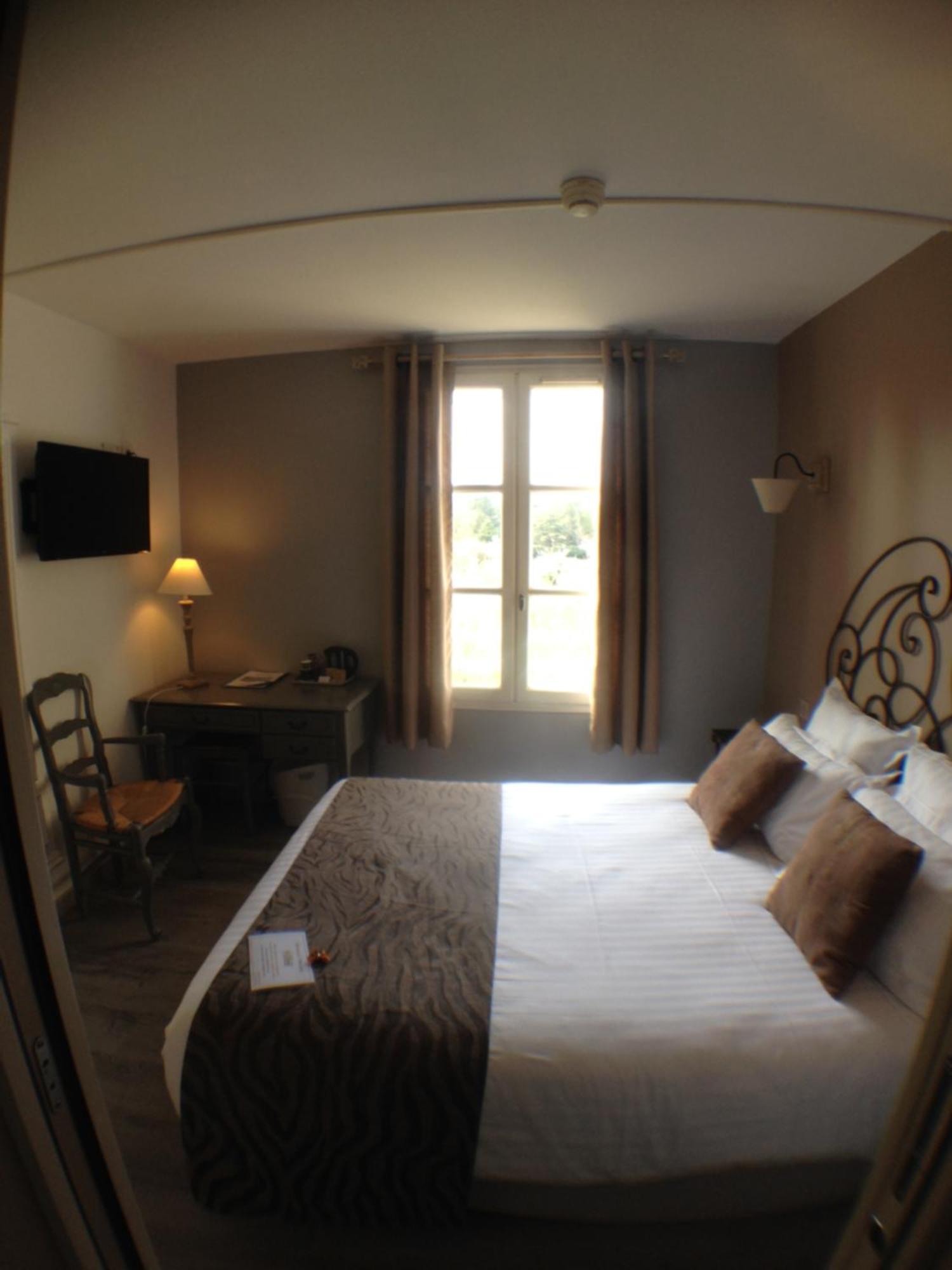 Logis La Ferme Hotel